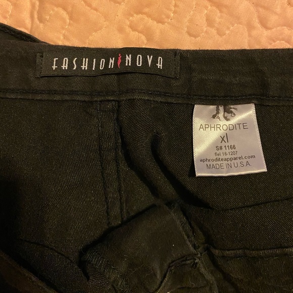 Fashion Nova High Wasted Pants - Picture 1 of 3